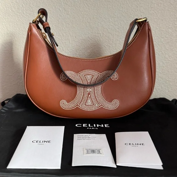 NEW CELINE Medium Ava Calfskin Leather Triomphe Shoulder Bag - Picture 3 of 9